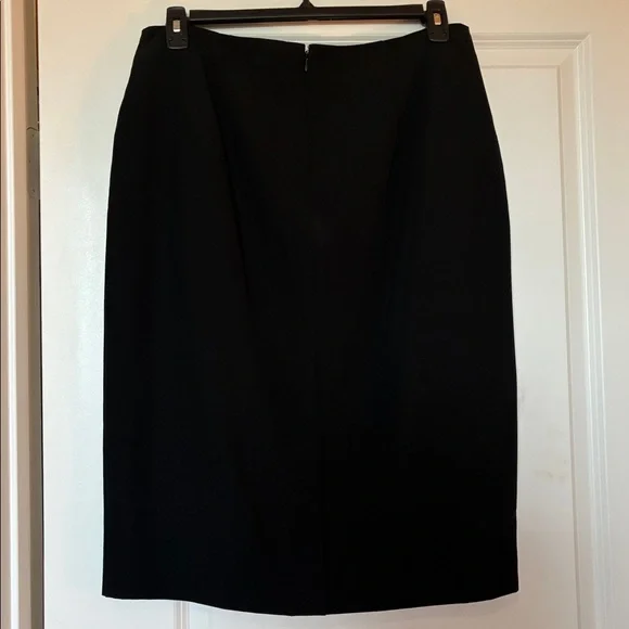 NWOT Worthington black pencil skirt with sequins Size 16 polyester blend - Picture 3 of 5